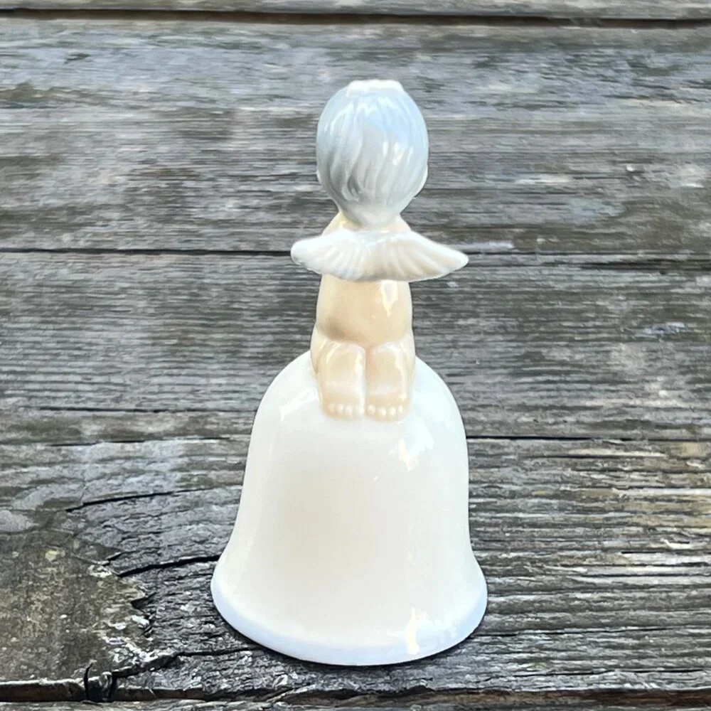 N/A vintage praying